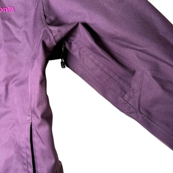 Patagonia Women's Purple Ski Jacket with Pink Highlights - Picture 7 of 13